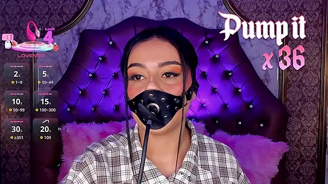 SoffiQueen online show from March 28, 3:11 pm