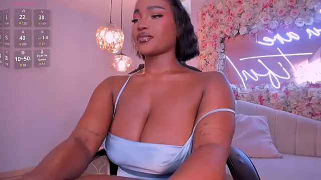 SavannahStorm online show from April 1, 1:41 pm