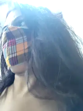 illay love online show from February 21, 9:10 am