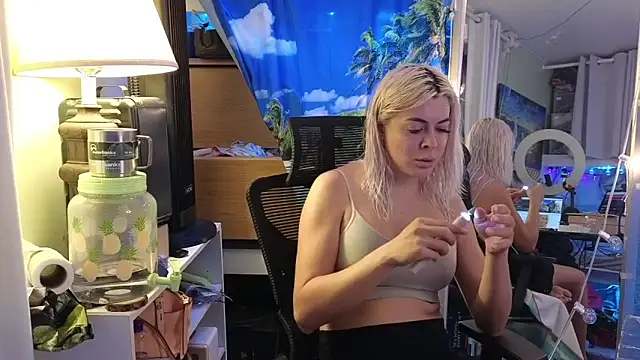 cunty tranny lydia online show from September 13, 1:57 am