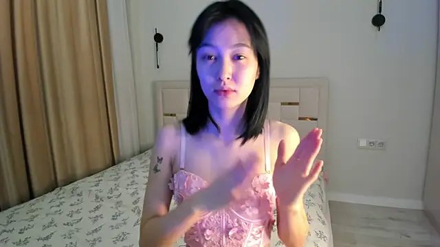 Lola Peach online show from January 14, 7:24 am