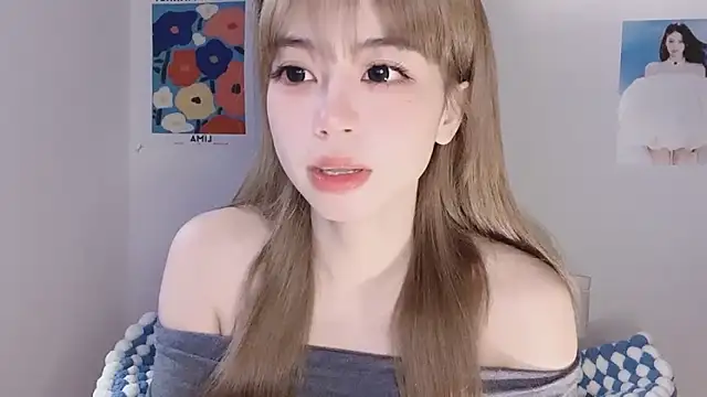 -Hottie online show from February 12, 4:30 pm