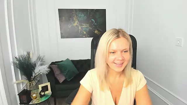 AgathaKlouin online show from March 14, 4:13 am