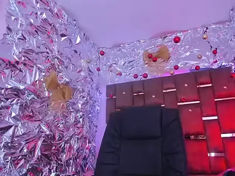 SarahStones online show from December 15, 9:03 am