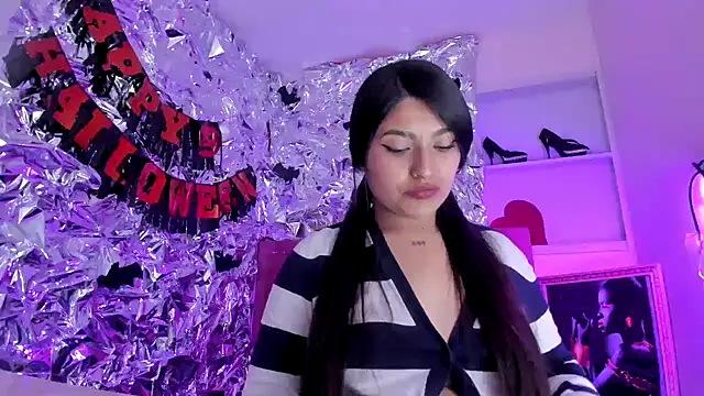 SarahStones online show from October 29, 9:24 am