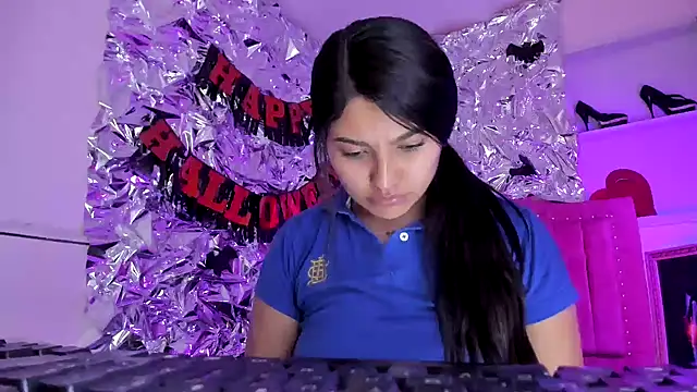 SarahStones online show from October 24, 5:36 am