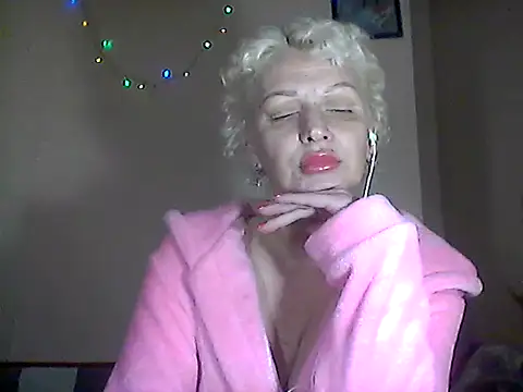 MaryJane441 online show from February 8, 10:45 pm