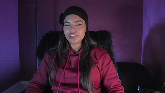 zoe roux21 online show from December 17, 3:00 am