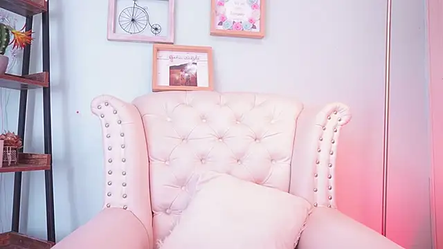 honey fox1 online show from April 10, 1:17 pm