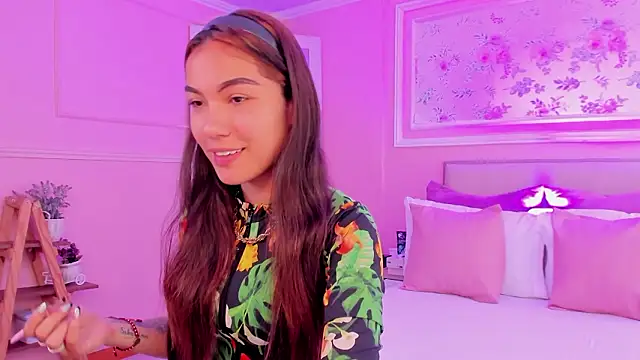 scarlet castro online show from March 9, 4:10 pm