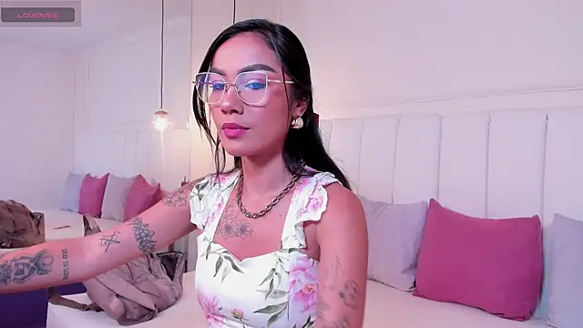 scarlet castro online show from December 20, 7:51 pm