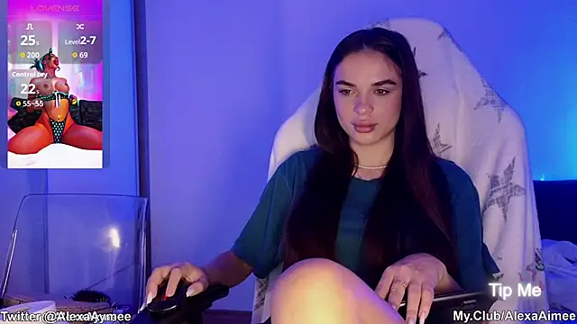 AlexaAimee online show from November 16, 12:01 am