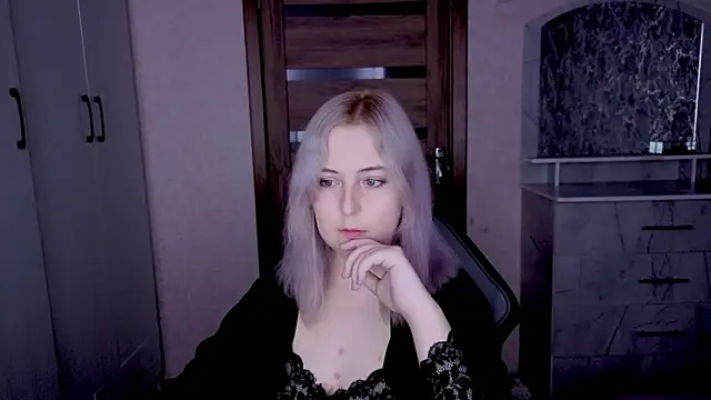 Kristy-Max online show from March 9, 10:46 pm