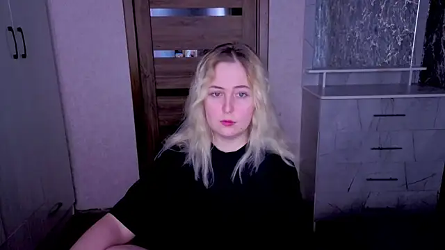 Kristy-Max online show from June 21, 9:08 pm