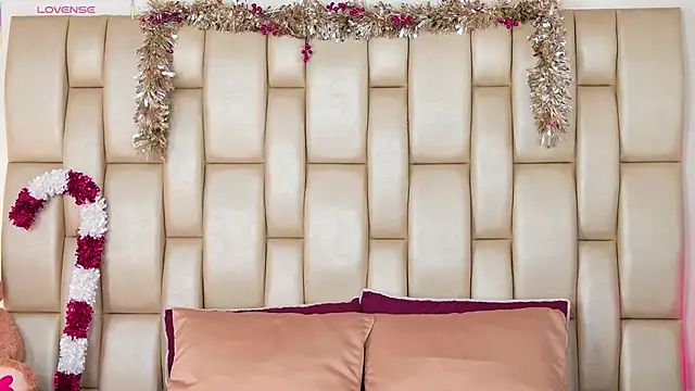 Alexa Miss online show from December 19, 8:12 pm