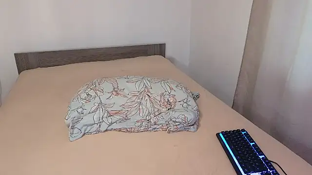 rosebelle11111 online show from October 14, 7:11 am