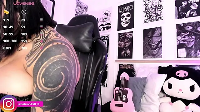 Lexyjoycce online show from January 9, 9:30 pm