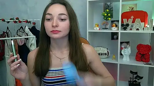  Barbie Kiss  online show from February 3, 3:39 pm