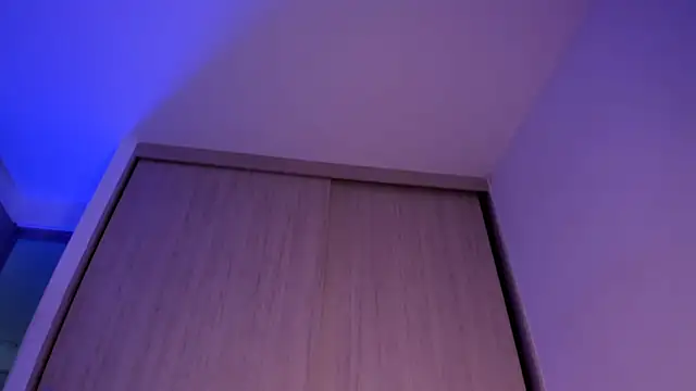 CoralineKam1 online show from February 4, 9:40 pm