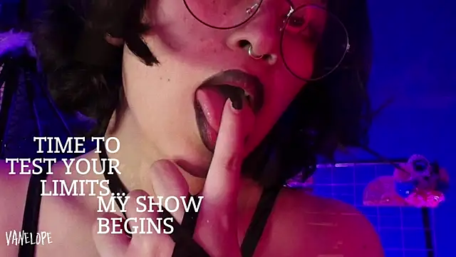 vanelope11 online show from October 22, 6:57 pm