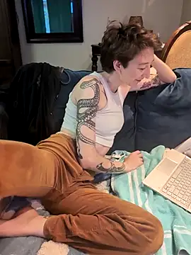 lovelylucyy online show from September 25, 10:40 pm