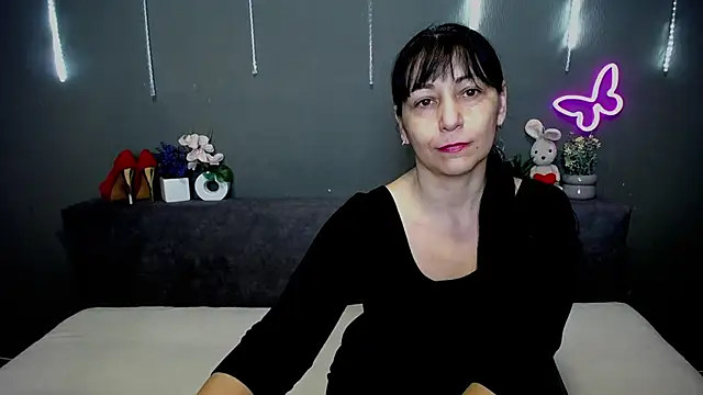 LiluGrants online show from April 13, 6:09 pm