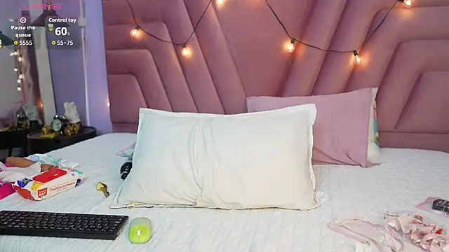 Beautifulskinny18 online show from May 26, 8:08 pm