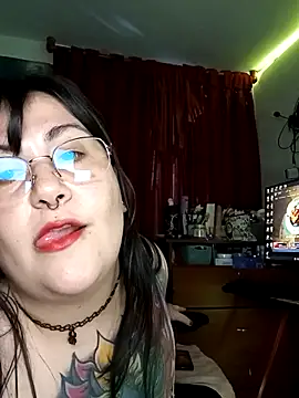 l1la Rav3n online show from February 5, 2:14 am