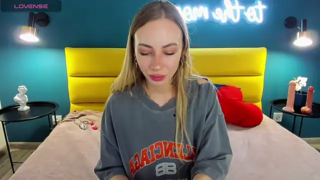 Diana Garrett online show from March 26, 1:41 am