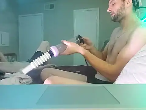 Drewpackn8 online show from October 21, 7:01 am