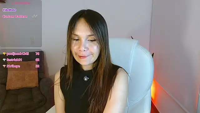Snapshot of missdaphnee_ chatting on October 23, 12:05 am missdaphnee  online show from October 23, 12:05 am