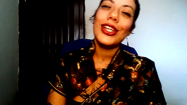 Submersidollx online show from April 21, 1:51 pm