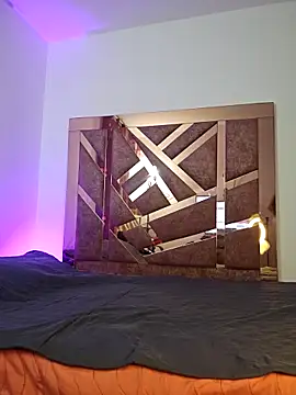 sharondeluxe1 online show from April 25, 4:37 am