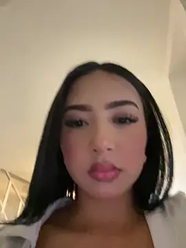 SOPHIACANDY19  online show from January 18, 11:45 pm