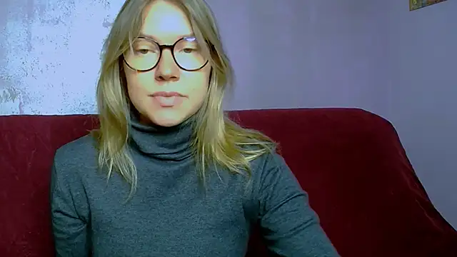 TaylorBre online show from October 11, 6:40 am