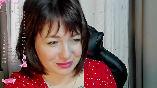 Snapshot of Victoria_Di chatting on October 20, 4:15 am Victoria Di online show from October 20, 4:15 am