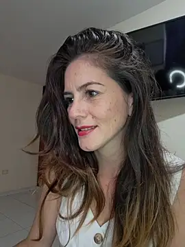 Hanny 24 online show from February 4, 8:23 pm