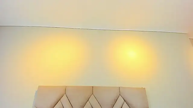 Isis Osman online show from February 3, 7:18 pm