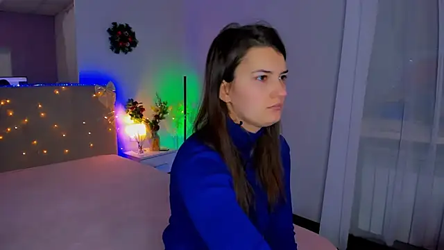 Laura Leee online show from January 15, 6:30 am