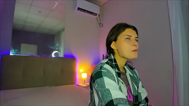 Laura Leee online show from September 23, 5:27 am