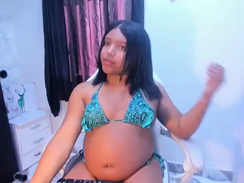 ShanayaKops online show from December 1, 1:47 pm