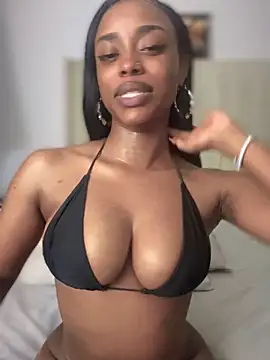 Snapshot of BhadBhad_Kitty chatting on September 16, 9:39 am BhadBhad Kitty online show from September 16, 9:39 am