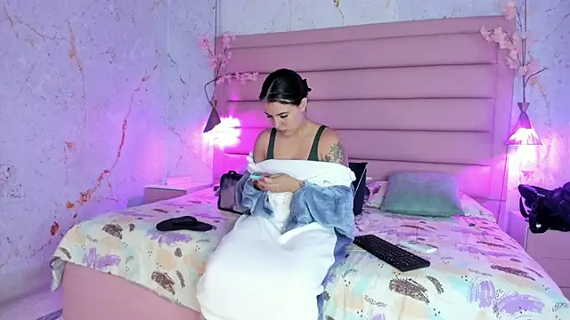 MelaniieRoux online show from November 25, 7:47 pm