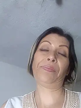 Snapshot of alixia81 chatting on September 28, 10:59 pm alixia81 online show from September 28, 10:59 pm