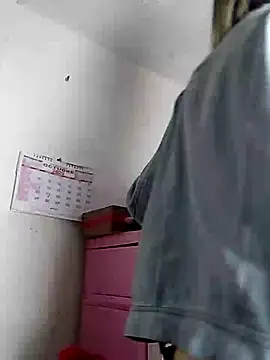 Snapshot of alixia81 chatting on October 6, 9:26 am alixia81 online show from October 6, 9:26 am
