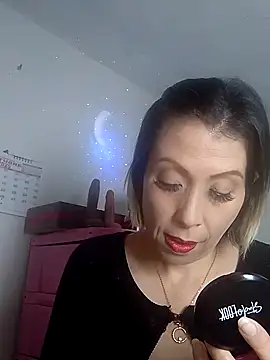Snapshot of alixia81 chatting on October 9, 10:47 pm alixia81 online show from October 9, 10:47 pm