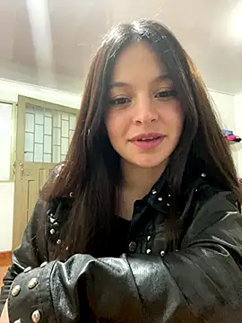 LucyEvans  online show from October 20, 5:43 am