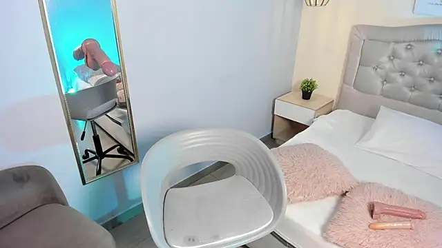 escarleth   online show from October 7, 1:04 pm