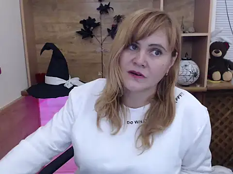 DaniellaKiss online show from November 21, 3:25 pm