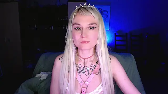 mischellemeow13 online show from May 30, 9:00 pm